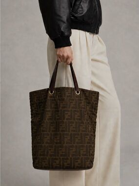 Fendi Pre Owned Logo Zucca Canvas Tote Bag.No inside pocket. Code 2288-26598-89